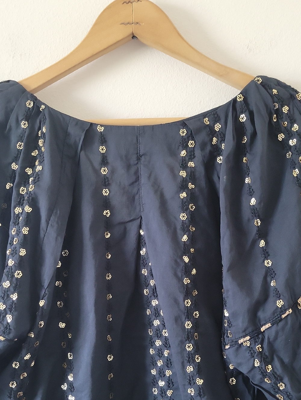 Democracy Black Puff Sleeve Blouse Gold Sequin Flowers Size Large - Picture 5 of 8